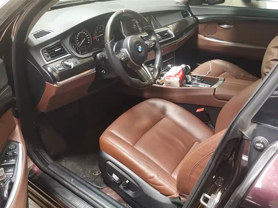 BMW 5 Series GT 2016 — фото 9