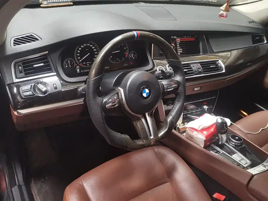 BMW 5 Series GT 2016 — фото 12