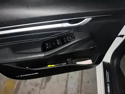 Geely Emgrand 2023