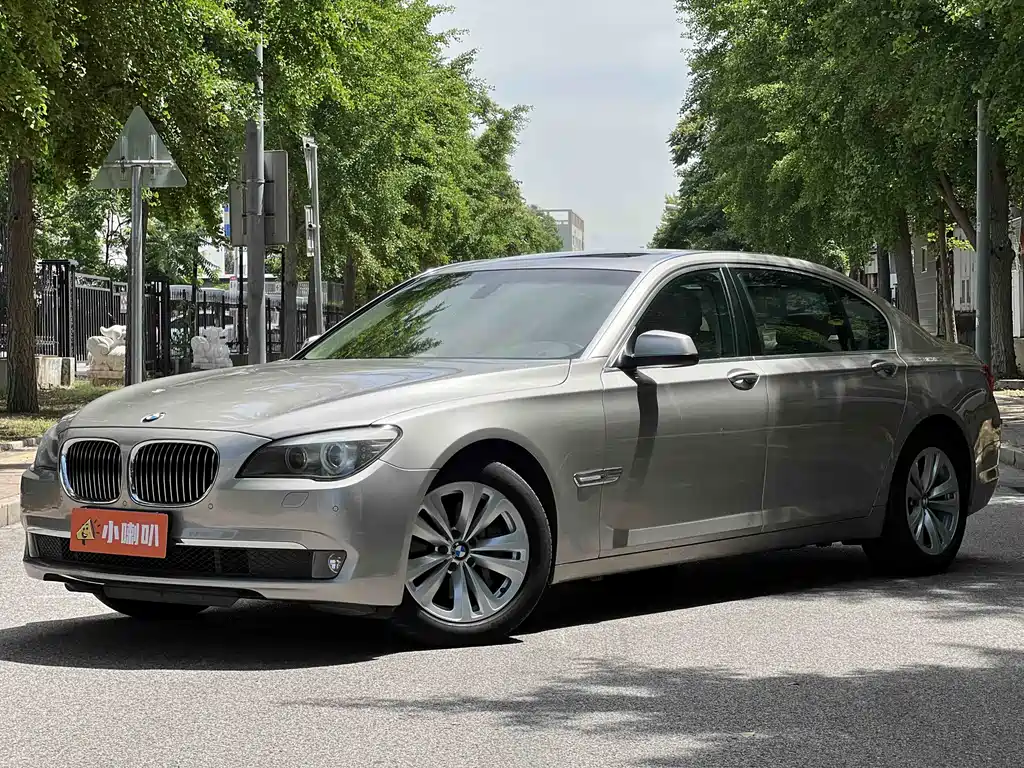 BMW 7 Series 2011 — фото 1