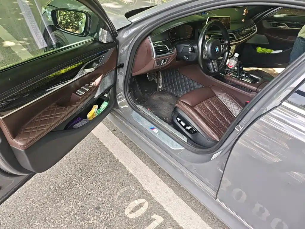 BMW 7 Series 2019 — фото 12