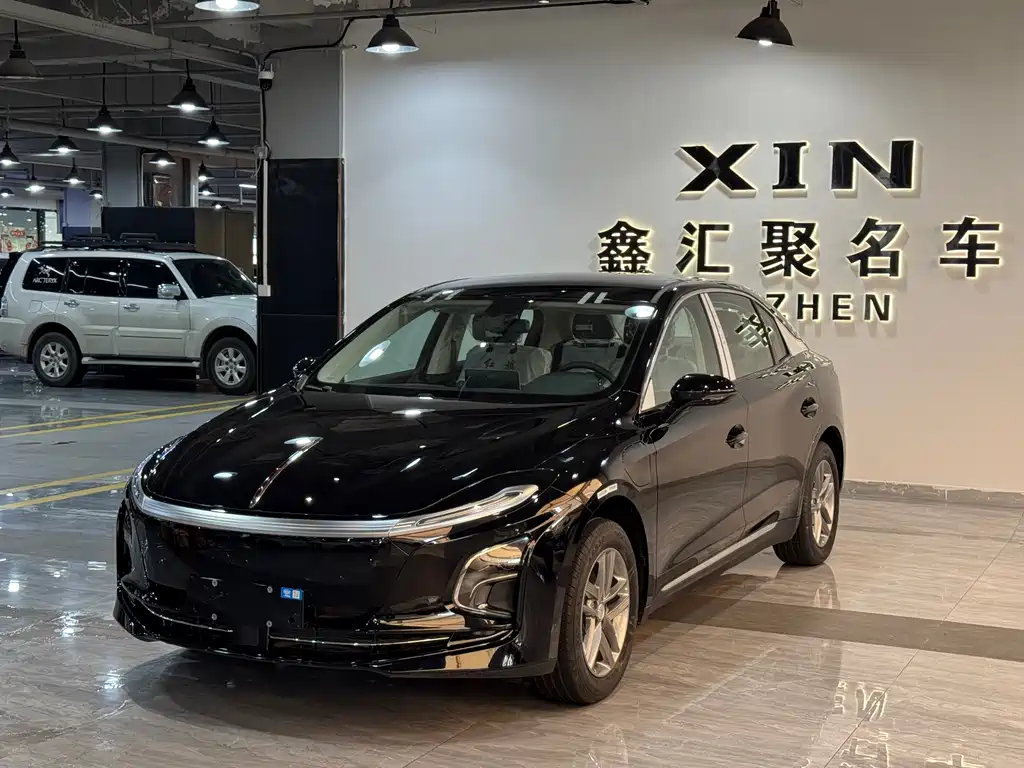Hongqi E-QM5 — фото 2