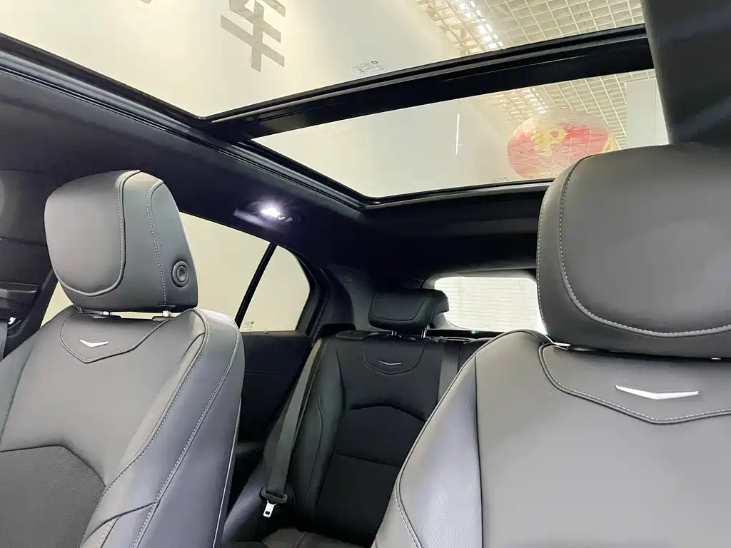 Cadillac XT4 2020 — фото 17