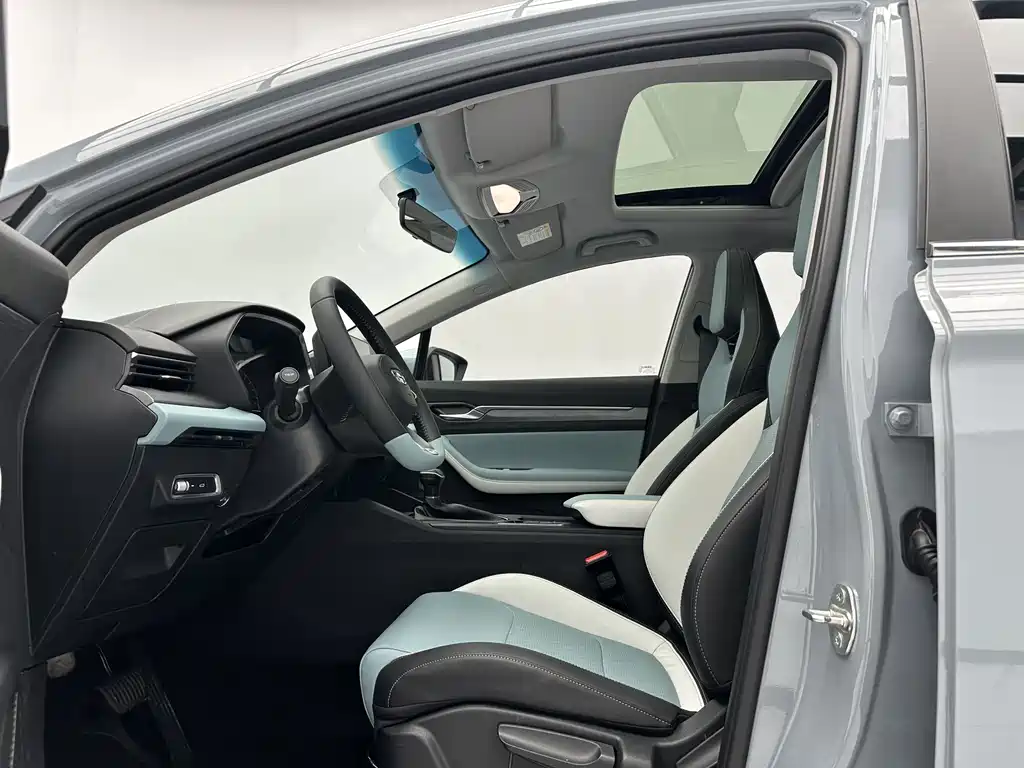 Geely Emgrand S 2022
