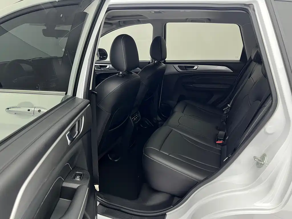 Haval M6 2023 — фото 15
