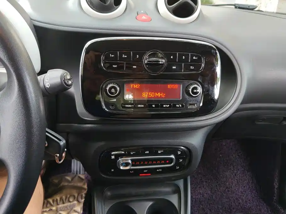 smart fortwo 2016 — фото 13