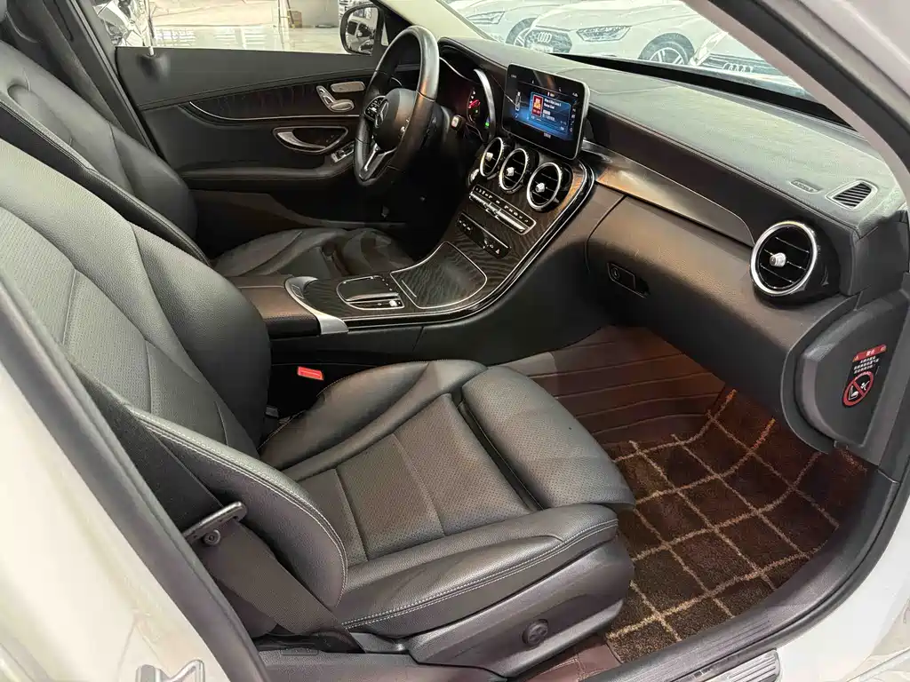 Mercedes-Benz C-Class 2019 — фото 11