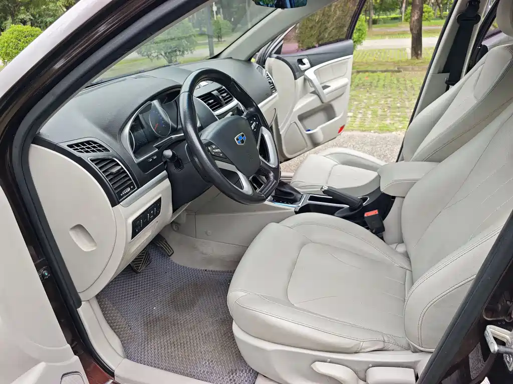 Geely Emgrand 2016 — фото 14