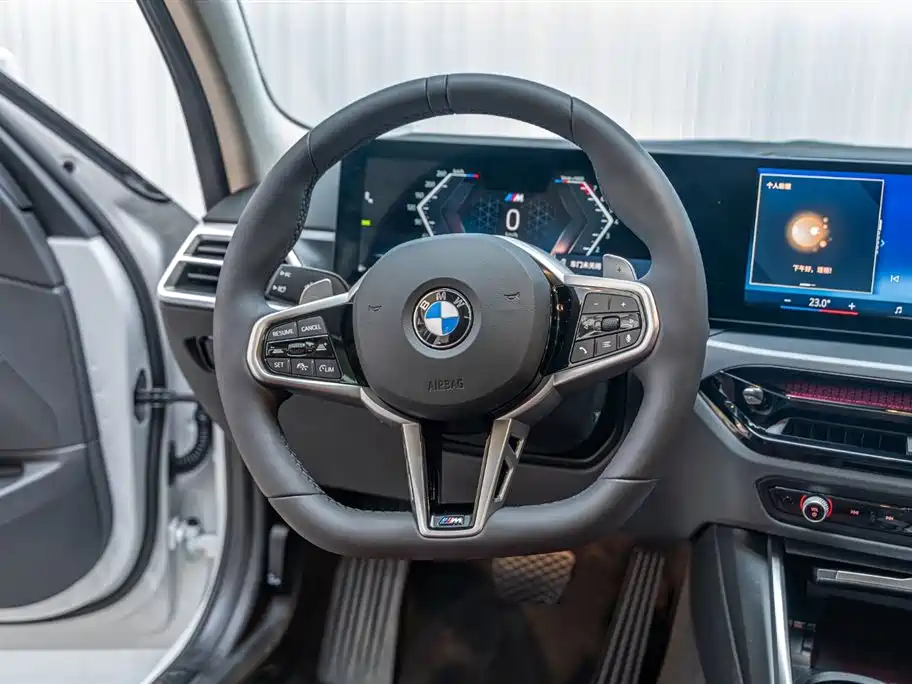 BMW 3 Series 2025 — фото 13