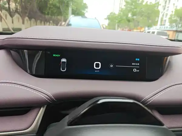 Xiaomi SU7 2025