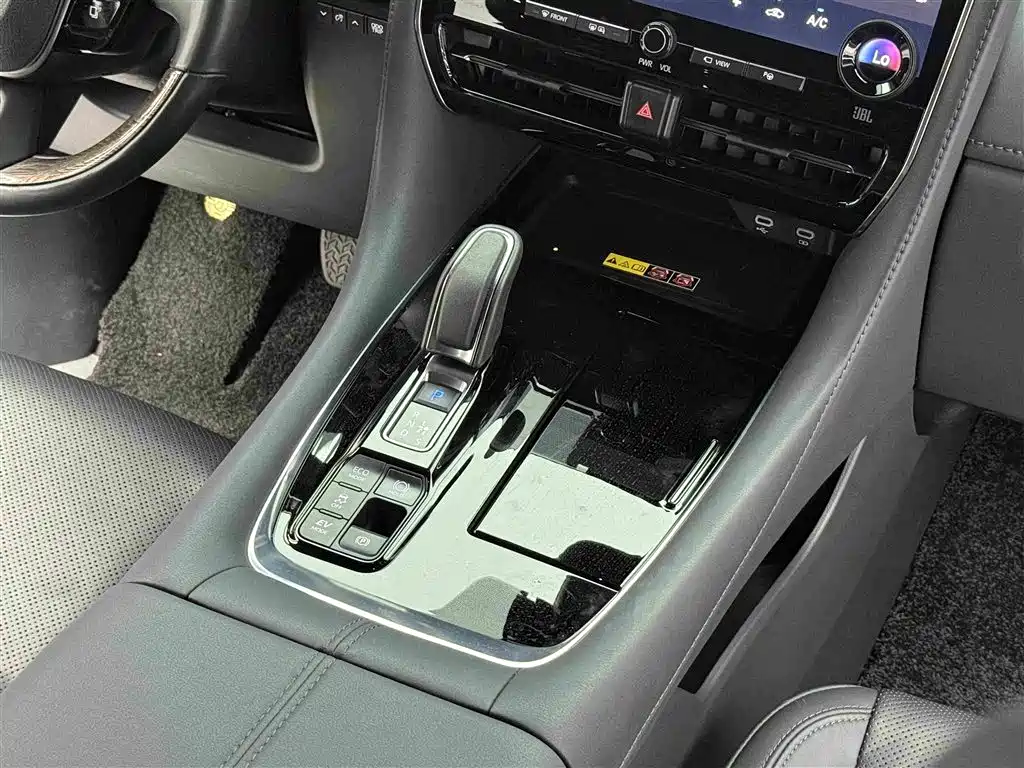Toyota Vellfire 2025 — фото 11