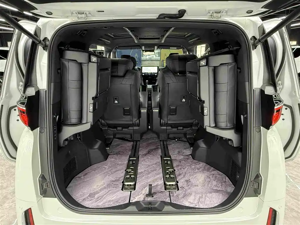 Toyota Vellfire 2025 — фото 14