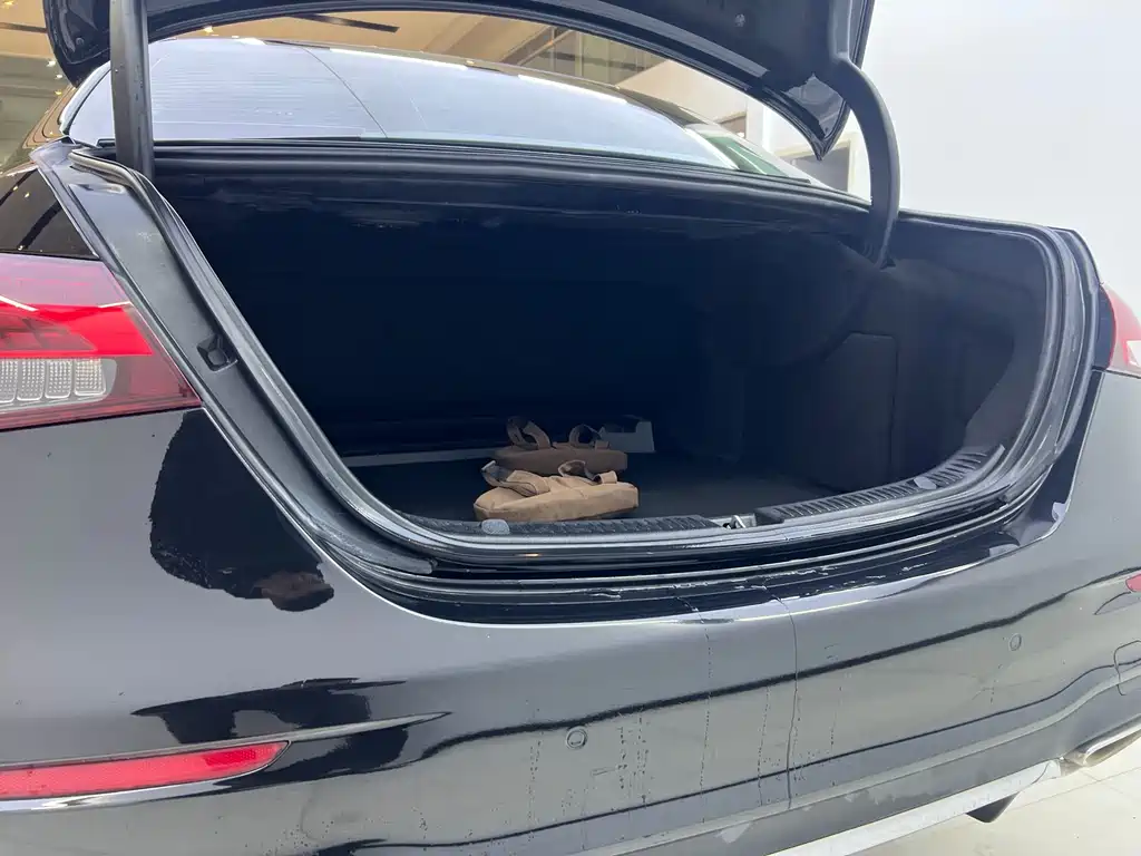 Mercedes-Benz E-Class 2022 — фото 14