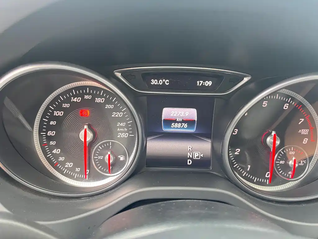 Mercedes-Benz CLA 2017 — фото 18