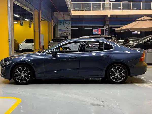 Volvo S60 2022