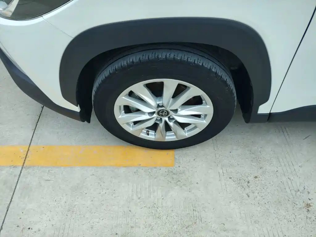 Toyota Corolla Cross 2023 — фото 23