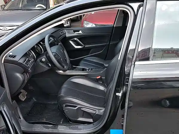 Peugeot 408 2016