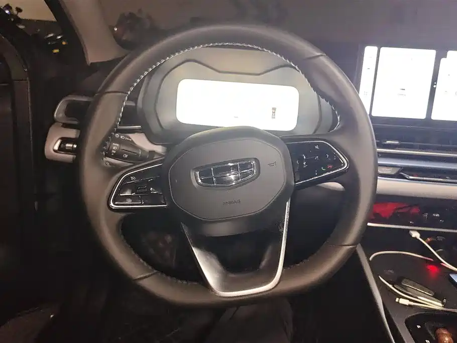 Geely Emgrand 2023 — фото 15