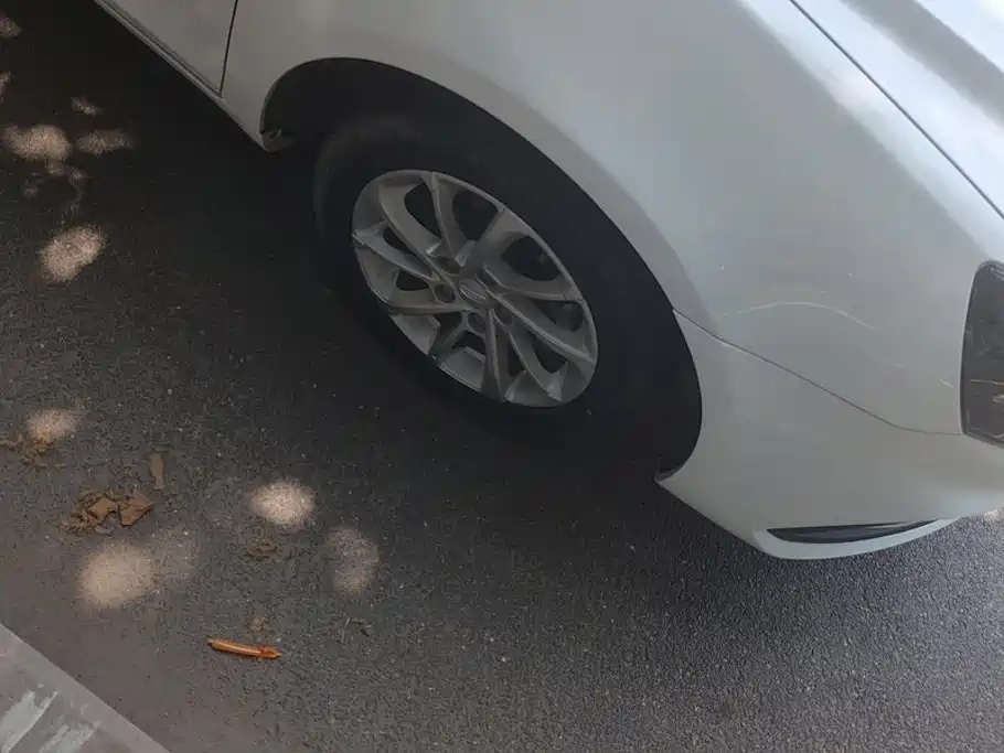 Geely Emgrand 2021