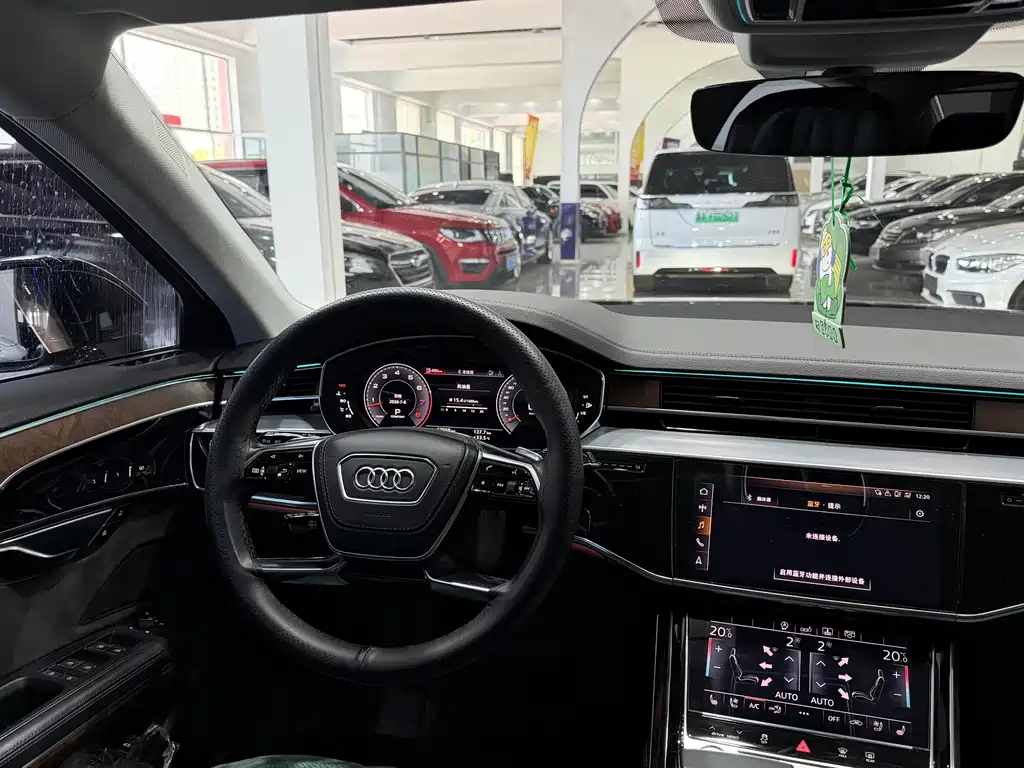 Audi A8 2019 — фото 18