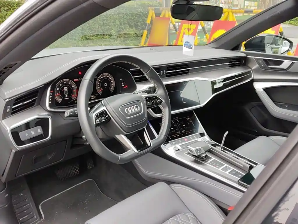 Audi A7L 2025 — фото 10