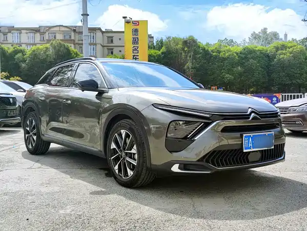 Citroën Versailles C5 X 2024