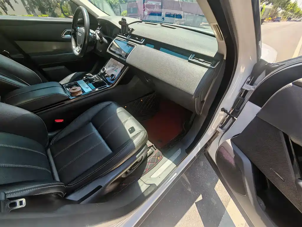 Land Rover Velar 2018 — фото 10