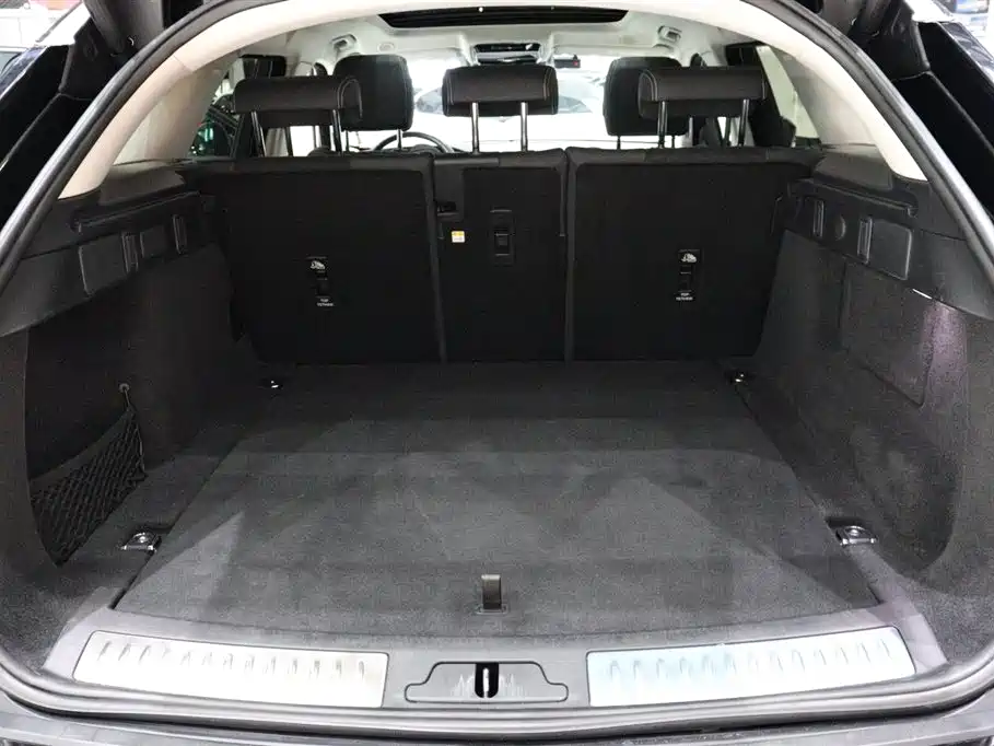 Land Rover Range Rover Velar 2023 — фото 21