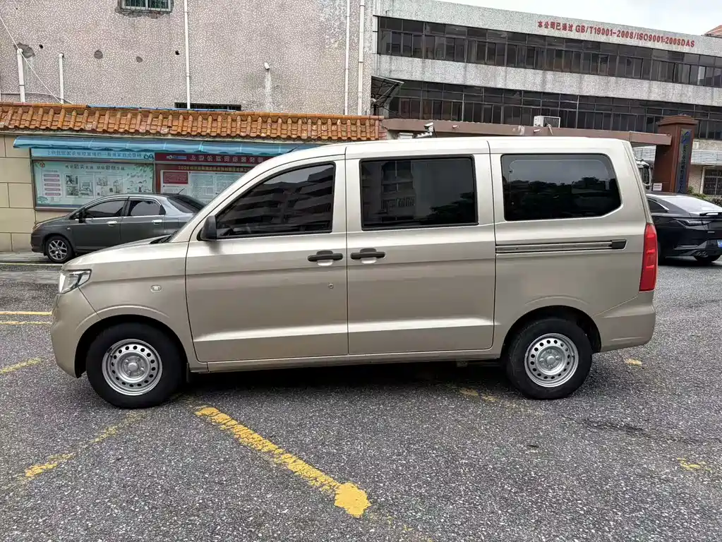 Wuling Hongguang V 2022 — фото 8