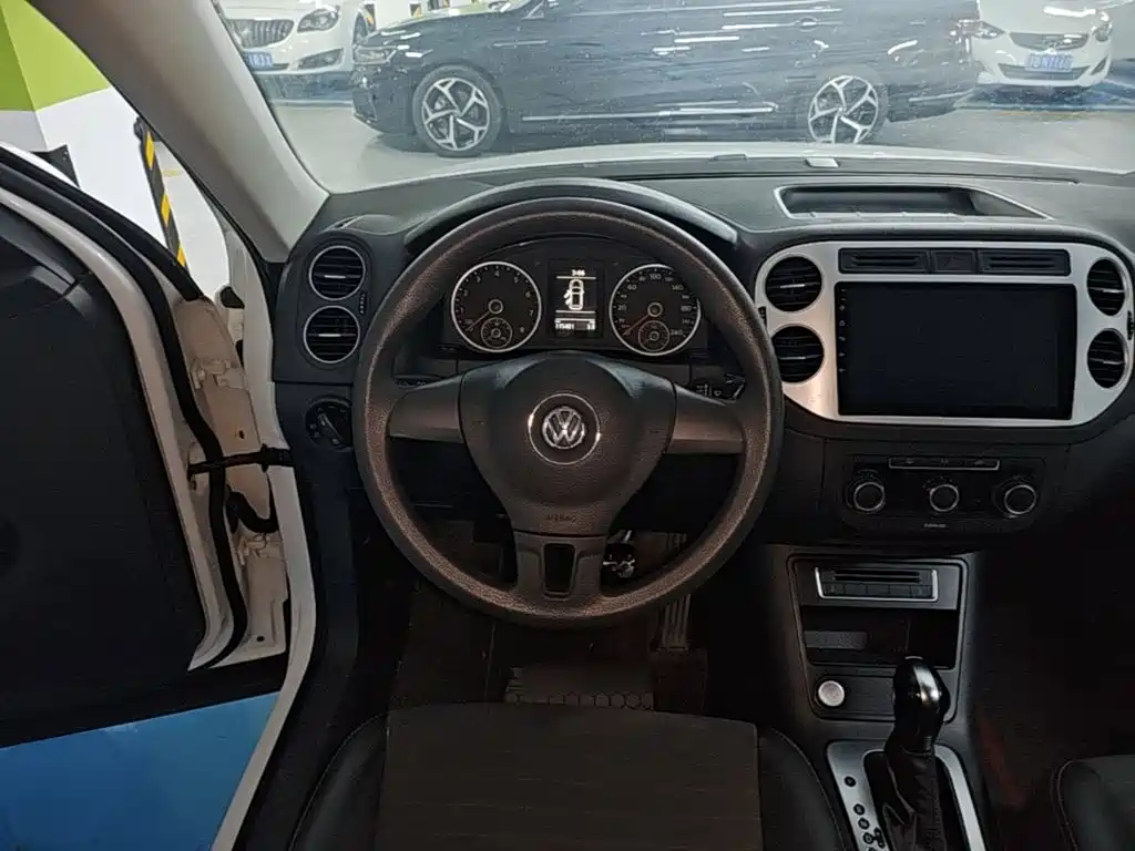 Volkswagen Tiguan 2019 — фото 11