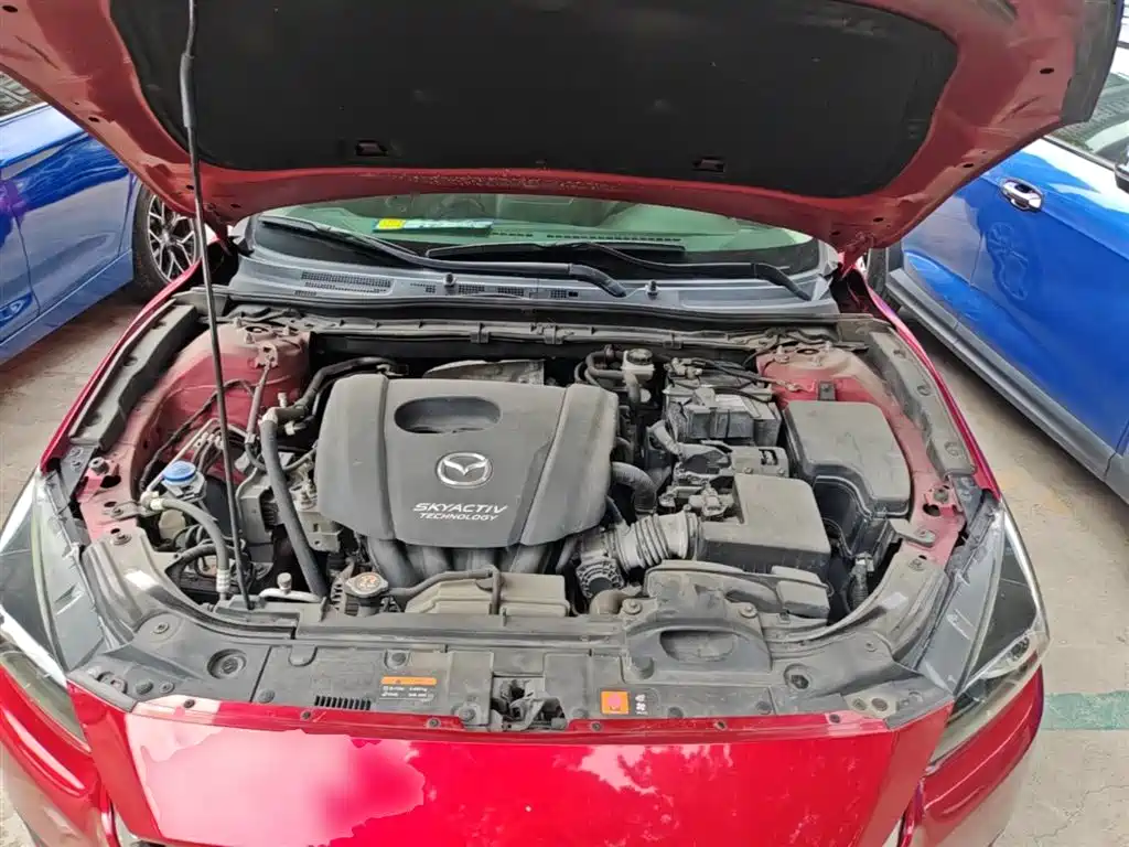 Mazda 3 Axela 2018 — фото 20