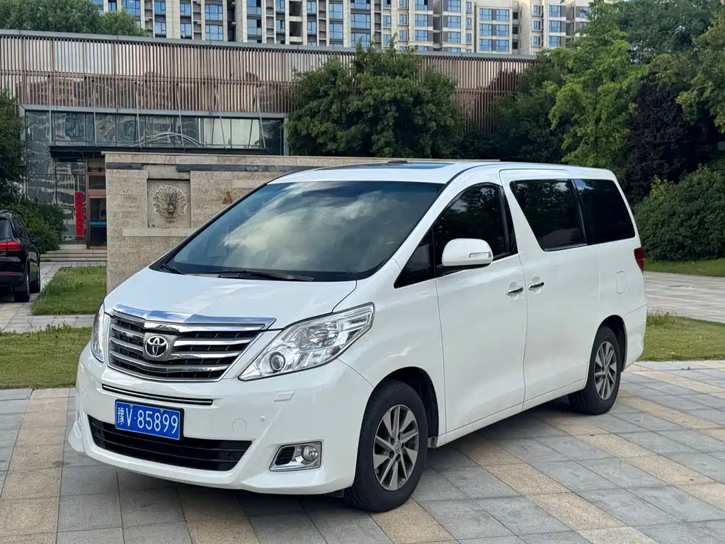 Toyota Alphard 2014