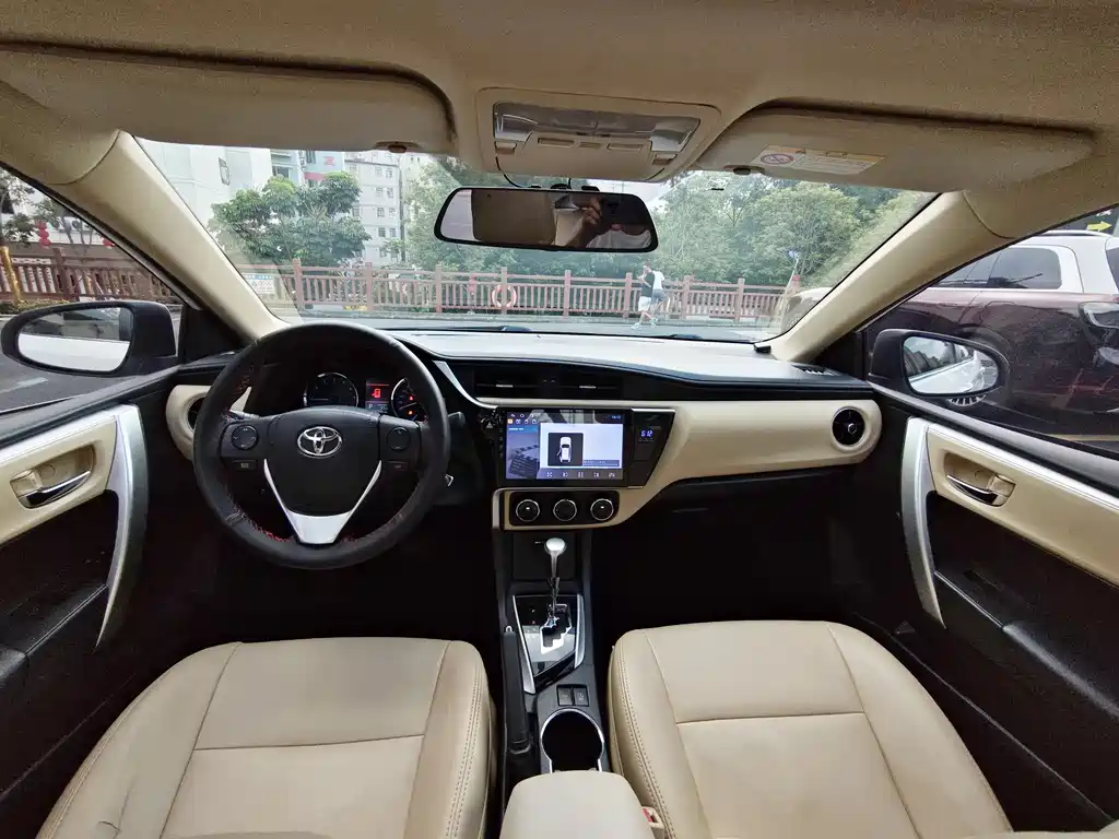 Toyota Corolla 2018 — фото 11