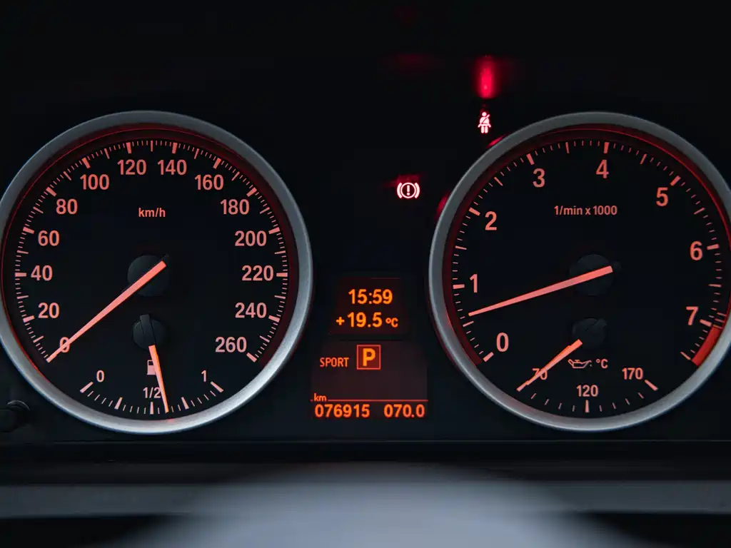 BMW 6 Series 2010 — фото 16