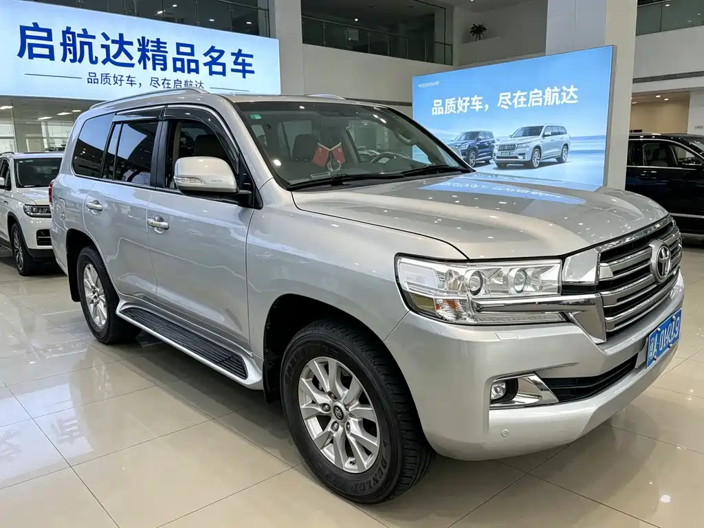 Toyota Land Cruiser 2020 — фото 3