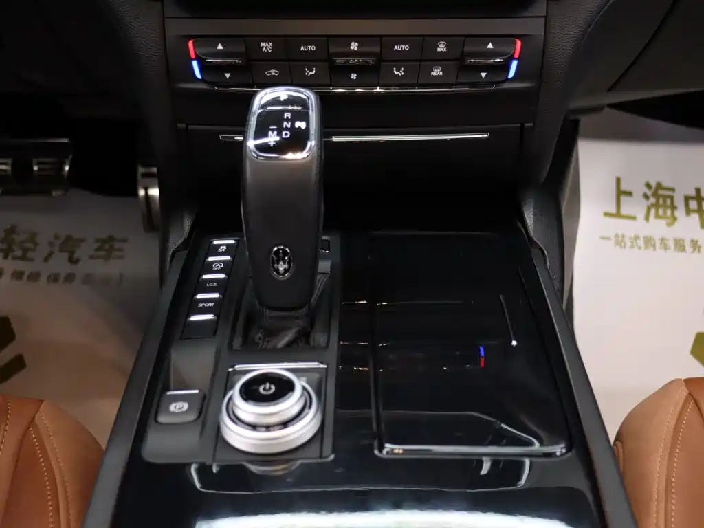 Maserati Ghibli 2023 — фото 15