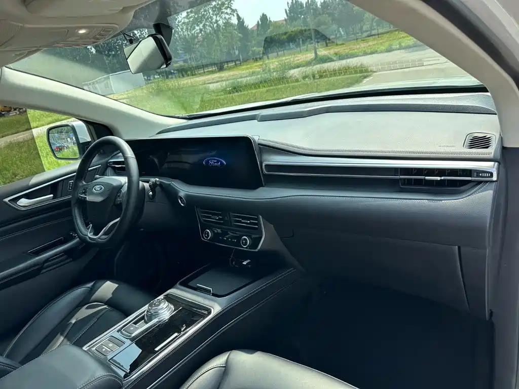 Ford Edge 2022 — фото 15