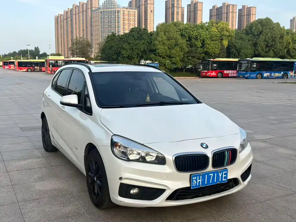 BMW 2 Series Active Tourer 2018 — фото 2