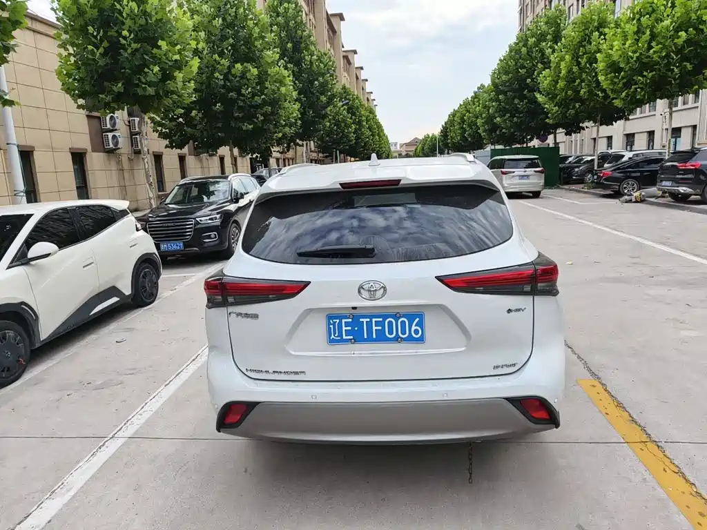 Toyota Highlander 2025