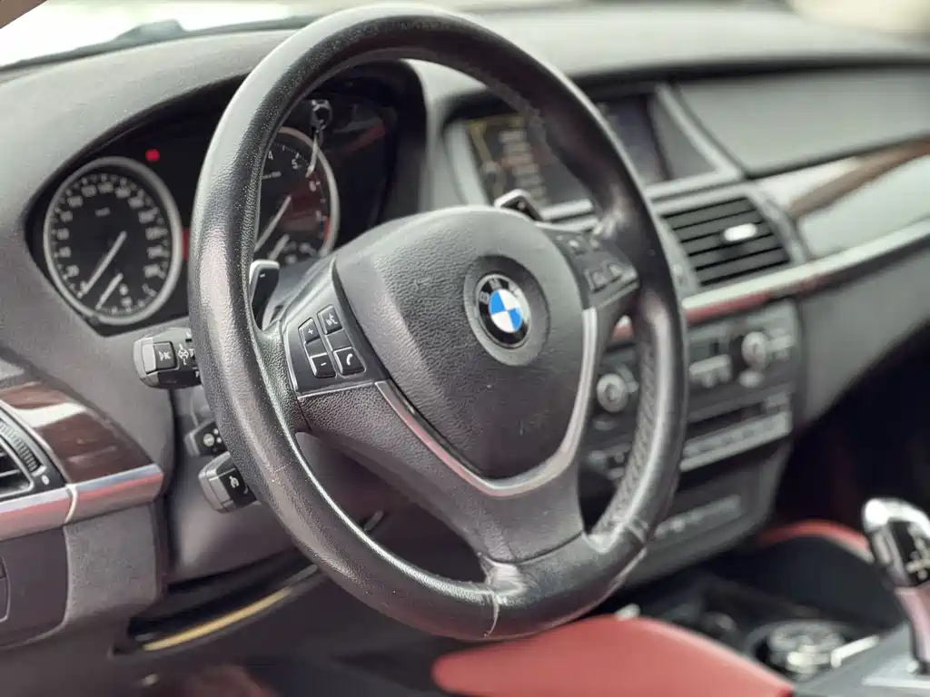 BMW X6 2015 — фото 8