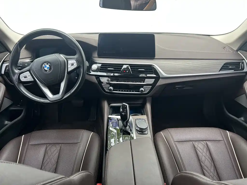BMW 5 Series New Energy 2021 — фото 12