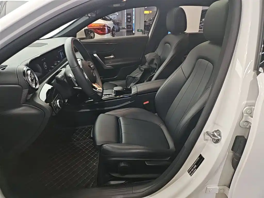Mercedes-Benz A-Class 2022 — фото 15