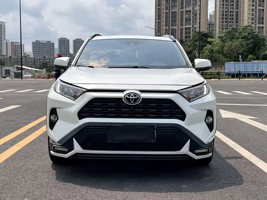 Toyota RAV4 2020 — фото 2