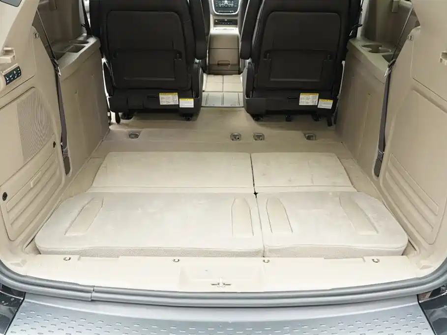 Chrysler Grand Voyager 2017 — фото 24