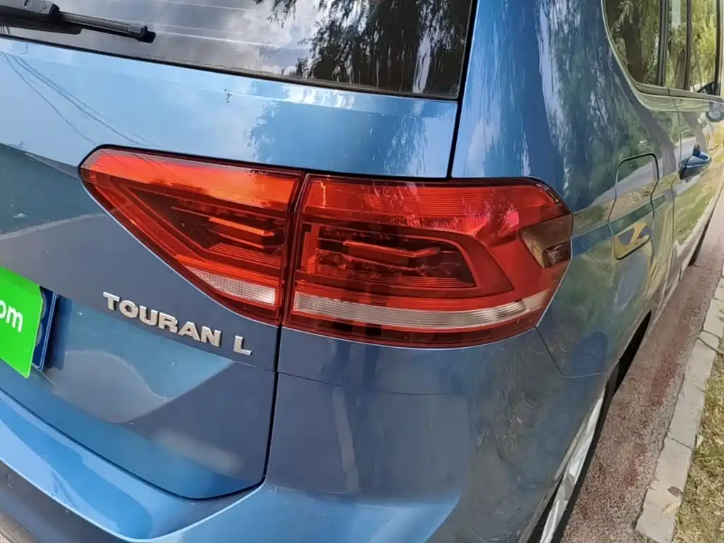Volkswagen Touran 2018 — фото 8