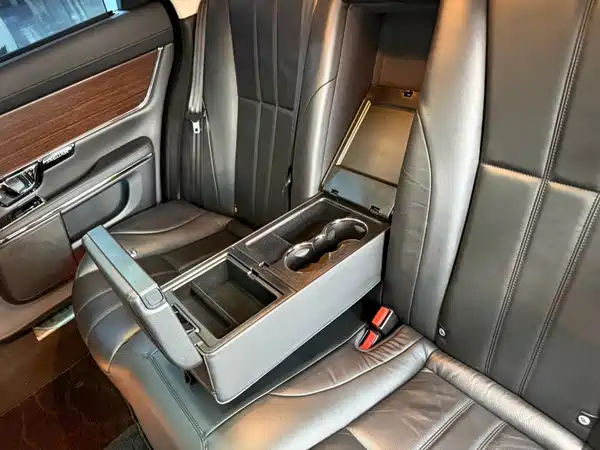 Jaguar XJ 2017