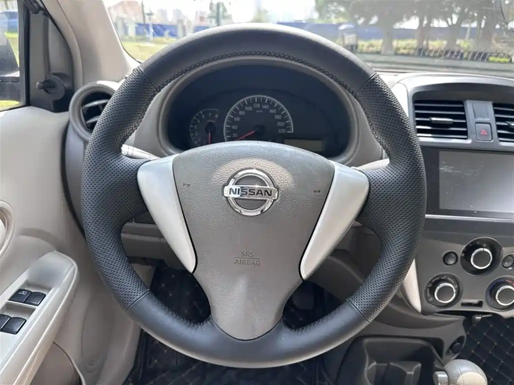 Nissan Sunny 2014 — фото 14