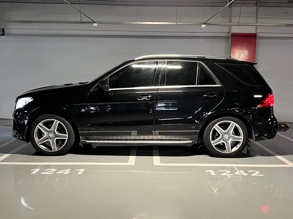 Mercedes-Benz GLE 2016