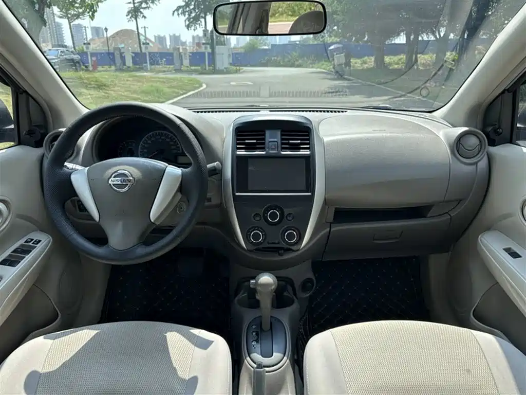 Nissan Sunny 2014 — фото 13