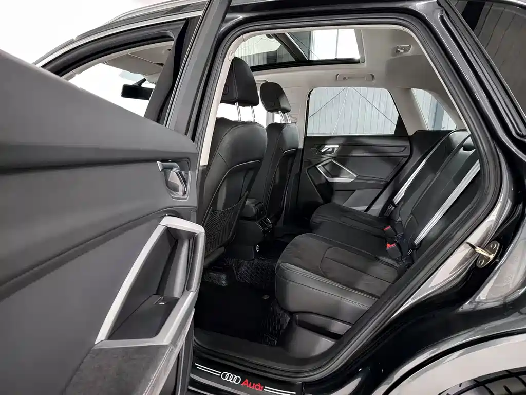 Audi Q3 2021 — фото 12